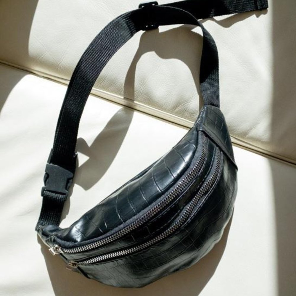 Signature Fanny Pack
